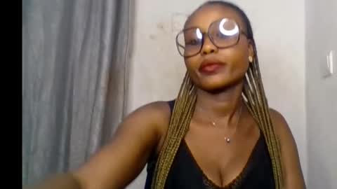 Snapshot of sexy_badgirl2 chatting on October 2025 05:35:01 PM Sexy blackgirl2 online show from October 2025 05:35:01 PM