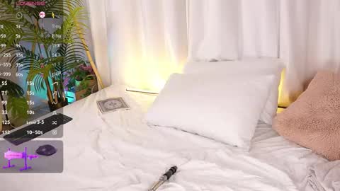Snapshot of sexy_blonde_doll chatting on June 2026 01:32:02 AM Lina online show from June 2026 01:32:02 AM