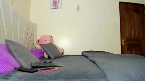 Celena Selena online show from September 2025 01:43:02 PM