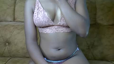 Ellahh online show from February 2026 12:33:02 AM