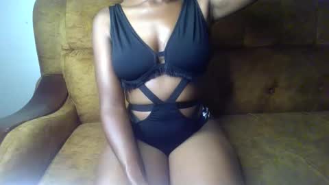 Ellahh online show from May 2026 12:22:02 PM