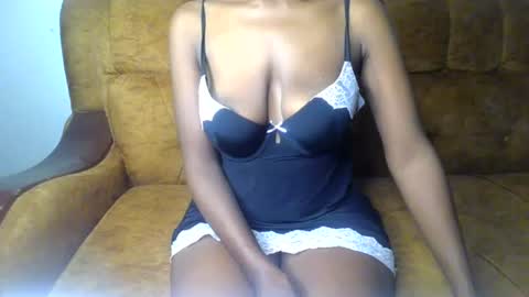 Snapshot of sexy_ellahh chatting on June 2026 01:06:01 AM Ellahh online show from June 2026 01:06:01 AM