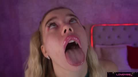 Snapshot of sexy_ira chatting on February 2025 06:04:01 AM Ira online show from February 2025 06:04:01 AM