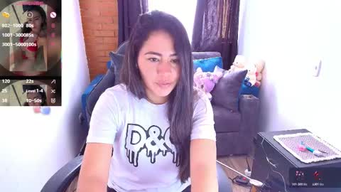 laura  online show from November 2025 03:13:02 PM