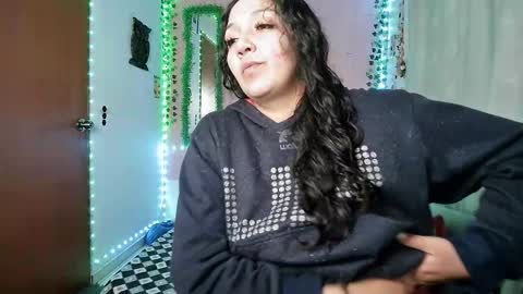 Snapshot of sexy_lolas chatting on October 2025 01:58:02 AM sexy lolas online show from October 2025 01:58:02 AM