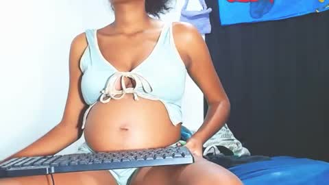 Snapshot of sexy_mamyy chatting on July 2026 06:47:02 PM MIA online show from July 2026 06:47:02 PM