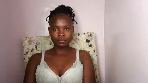 Snapshot of sexy_molyne chatting on February 2026 07:39:02 PM Molyne online show from February 2026 07:39:02 PM