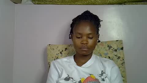 Molyne online show from February 2026 02:01:02 AM