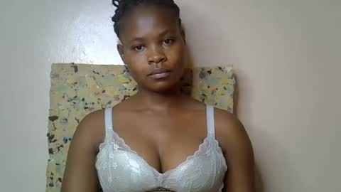 Molyne online show from April 2026 11:36:02 PM