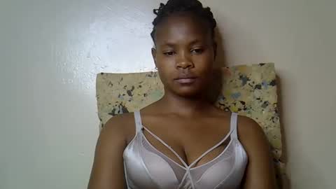 Molyne online show from April 2026 12:05:02 AM