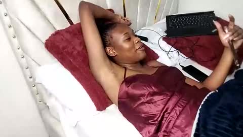 Nyla online show from April 2026 07:07:02 PM