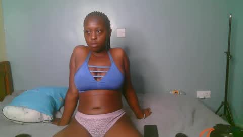 Snapshot of sexy_shava chatting on December 2025 01:04:02 AM sexy_shava online show from December 2025 01:04:02 AM