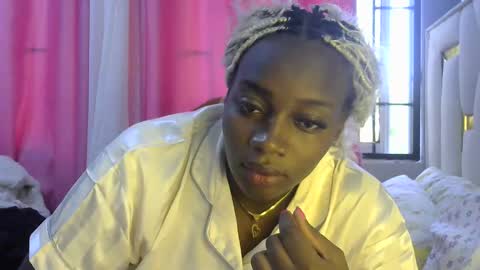 laura online show from December 2025 09:58:02 AM