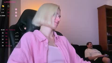 Snapshot of sexy_sweets chatting on September 2025 06:41:02 PM Sexy-Sweets online show from September 2025 06:41:02 PM