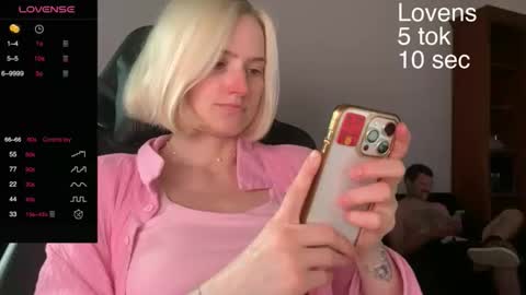 Snapshot of sexy_sweets chatting on September 2025 02:40:02 PM Sexy-Sweets online show from September 2025 02:40:02 PM