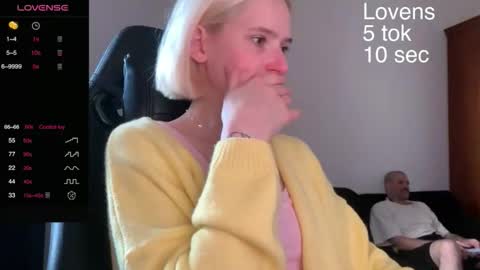 Snapshot of sexy_sweets chatting on September 2025 12:41:02 PM Sexy-Sweets online show from September 2025 12:41:02 PM