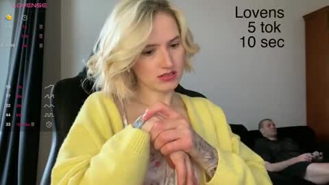 Snapshot of sexy_sweets chatting on October 2025 07:41:02 AM Sexy-Sweets online show from October 2025 07:41:02 AM