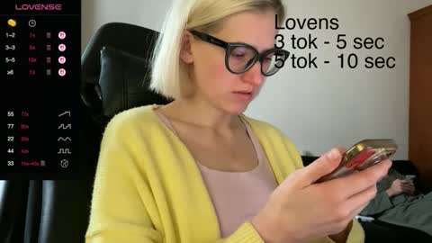 Snapshot of sexy_sweets chatting on October 2025 10:12:01 AM Sexy-Sweets online show from October 2025 10:12:01 AM