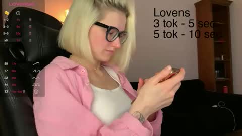 Snapshot of sexy_sweets chatting on October 2025 05:50:02 PM Sexy-Sweets online show from October 2025 05:50:02 PM