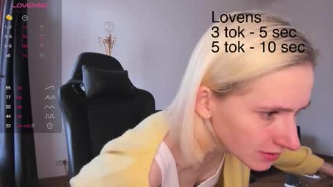 Snapshot of sexy_sweets chatting on October 2025 09:13:02 AM Sexy-Sweets online show from October 2025 09:13:02 AM