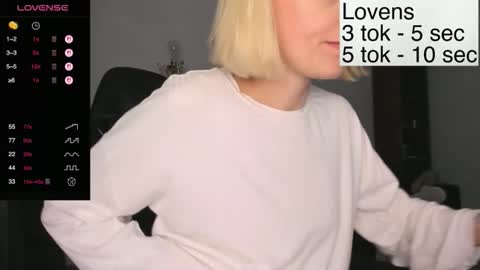 Snapshot of sexy_sweets chatting on October 2025 02:30:01 PM Sexy-Sweets online show from October 2025 02:30:01 PM