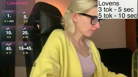 Sexy-Sweets online show from November 2025 06:45:01 PM