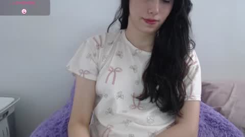 Snapshot of sexyasstime_1718 chatting on July 2026 08:44:02 PM Alice online show from July 2026 08:44:02 PM