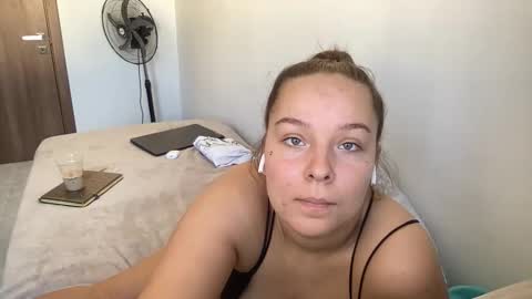 Snapshot of sexyayo666 chatting on September 2025 11:15:01 AM ALAYA online show from September 2025 11:15:01 AM