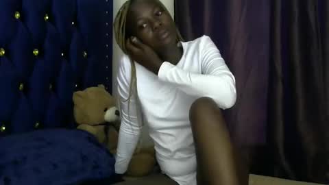 Sexybilha483 online show from November 2025 01:33:02 PM