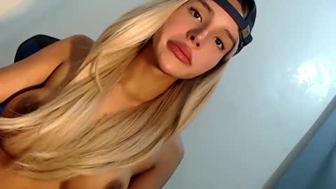 Seraphina Blaze online show from February 2025 11:00:02 AM