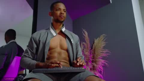 Snapshot of sexyblack1993 chatting on January 2025 09:37:02 AM sexyblack online show from January 2025 09:37:02 AM