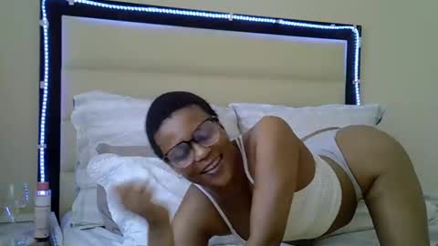 Snapshot of sexyboobs16 chatting on November 2025 09:53:01 AM sexyboobs16 online show from November 2025 09:53:01 AM