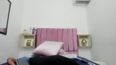 Snapshot of sexybrown_2005 chatting on December 2024 05:49:02 AM sexybrown_2005 online show from December 2024 05:49:02 AM