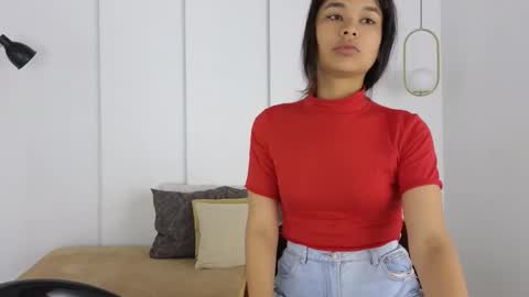 chanell and yina online show from December 2025 01:48:01 PM