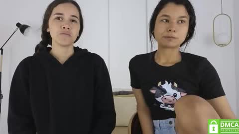 chanell and yina online show from December 2025 01:19:01 PM