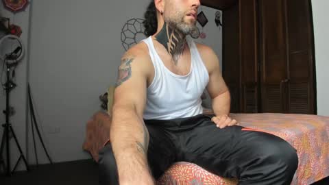 Snapshot of sexycolombian2022 chatting on December 2024 06:40:01 PM Antonioylola online show from December 2024 06:40:01 PM