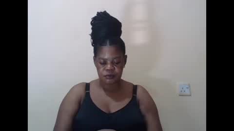 Snapshot of sexydove2 chatting on February 2025 03:07:02 AM EMILY online show from February 2025 03:07:02 AM