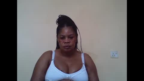 Snapshot of sexydove2 chatting on February 2025 06:40:01 AM EMILY online show from February 2025 06:40:01 AM