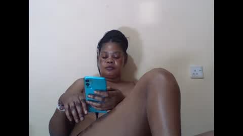 Snapshot of sexydove2 chatting on February 2025 07:02:02 PM EMILY online show from February 2025 07:02:02 PM