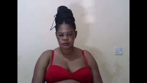 Snapshot of sexydove2 chatting on February 2025 06:21:01 PM EMILY online show from February 2025 06:21:01 PM