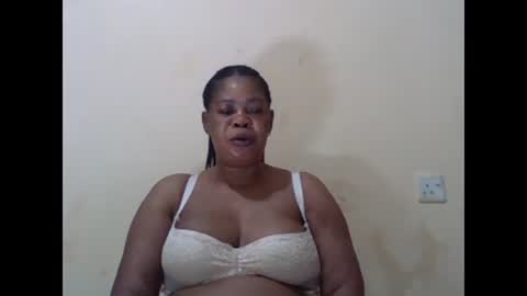 Snapshot of sexydove2 chatting on February 2025 03:31:02 AM EMILY online show from February 2025 03:31:02 AM