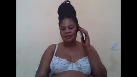 Snapshot of sexydove2 chatting on February 2025 12:40:01 PM EMILY online show from February 2025 12:40:01 PM