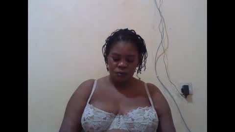 Snapshot of sexydove2 chatting on October 2025 03:39:02 AM EMILY online show from October 2025 03:39:02 AM