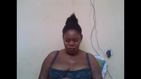 Snapshot of sexydove2 chatting on October 2025 07:29:01 AM EMILY online show from October 2025 07:29:01 AM