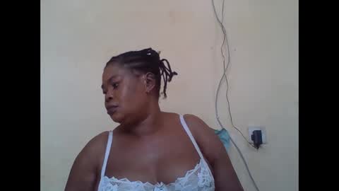 Snapshot of sexydove2 chatting on October 2025 07:42:01 AM EMILY online show from October 2025 07:42:01 AM