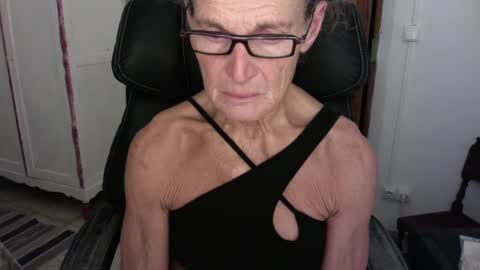 Snapshot of sexyfit58 chatting on December 2024 11:58:01 PM SexyFit58 online show from December 2024 11:58:01 PM