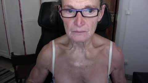 Snapshot of sexyfit58 chatting on December 2024 01:25:01 AM SexyFit58 online show from December 2024 01:25:01 AM