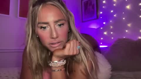 Ashley Love online show from May 2026 11:18:02 AM