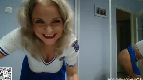 Snapshot of sexyjennyeu chatting on June 2026 12:40:01 PM Jenny online show from June 2026 12:40:01 PM