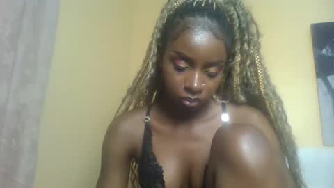 Snapshot of sexykitten200 chatting on November 2025 06:52:01 PM SexyKitty online show from November 2025 06:52:01 PM